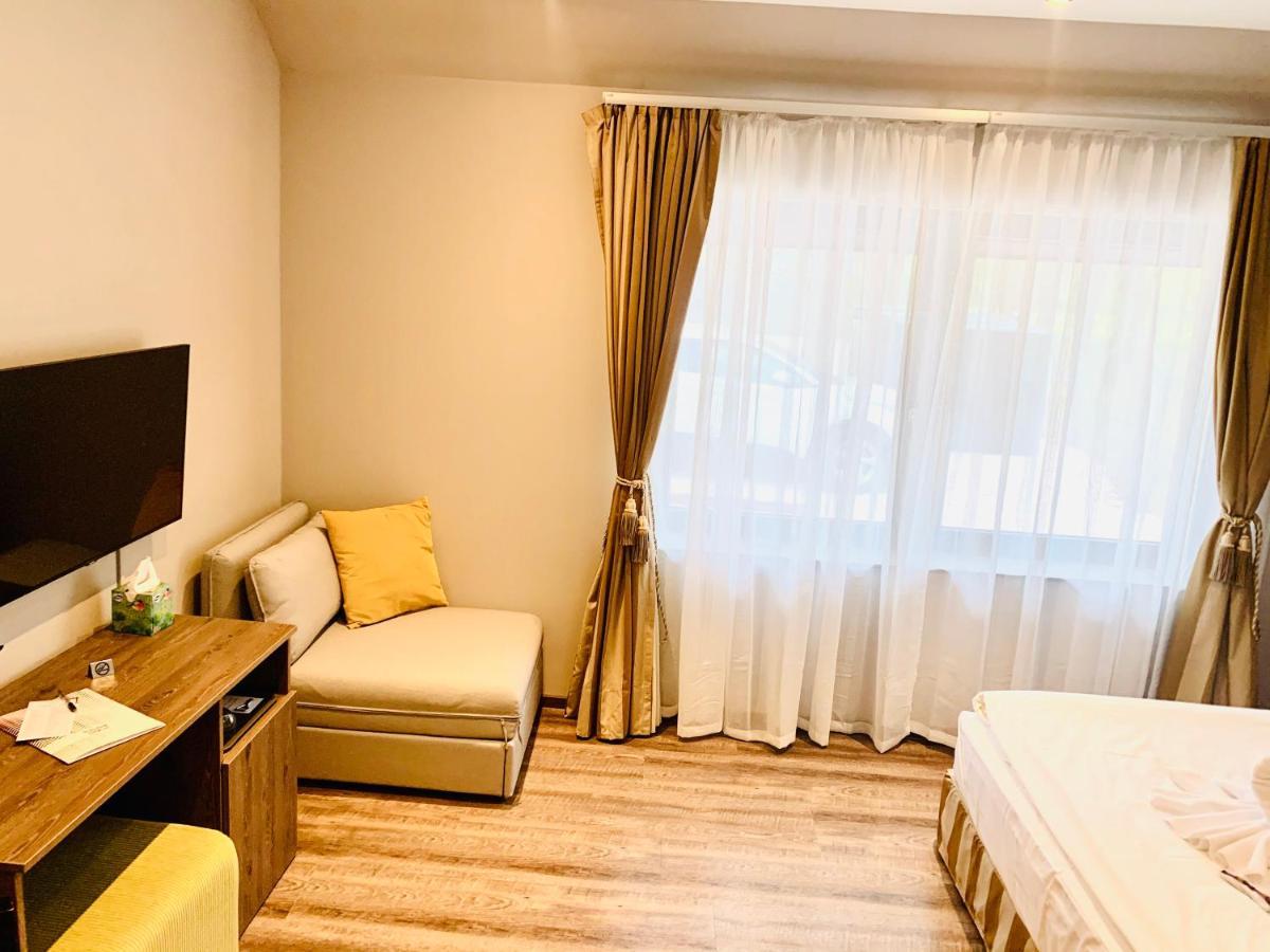Waterfront Lodge ドゥナパタイ エクステリア 写真