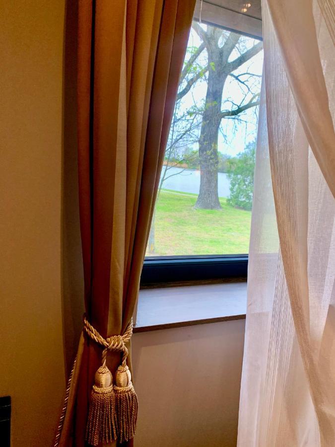 Waterfront Lodge ドゥナパタイ エクステリア 写真