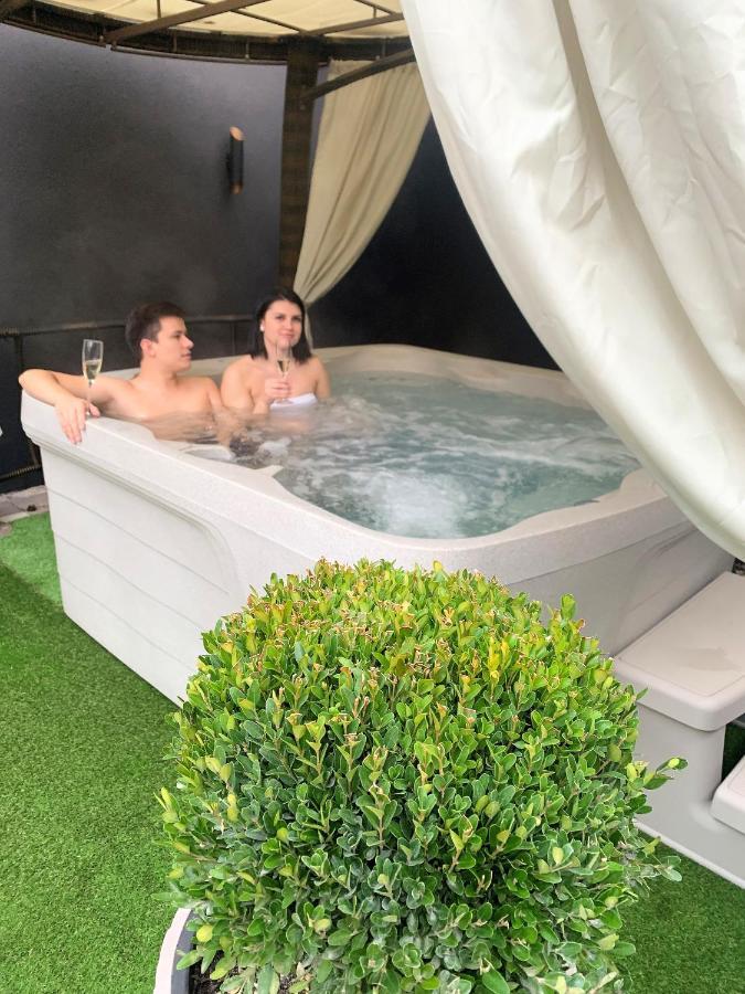 Waterfront Lodge ドゥナパタイ エクステリア 写真